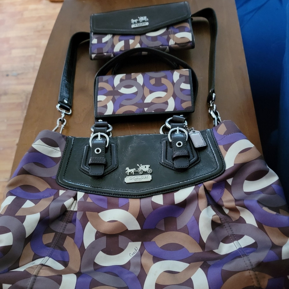 COACH OP ART CHAIN LINK PATTERN PURSE WITH MATCHING WALLET AND CHECKBOOK COVER